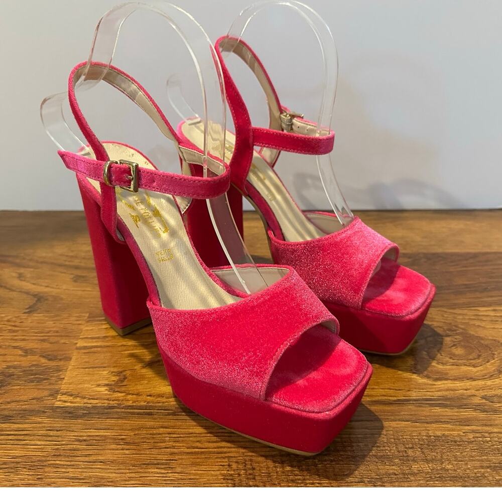 Divine Follie Velvet Platform Heels Women’s 38 Hot Pink Glam Statement Shoes